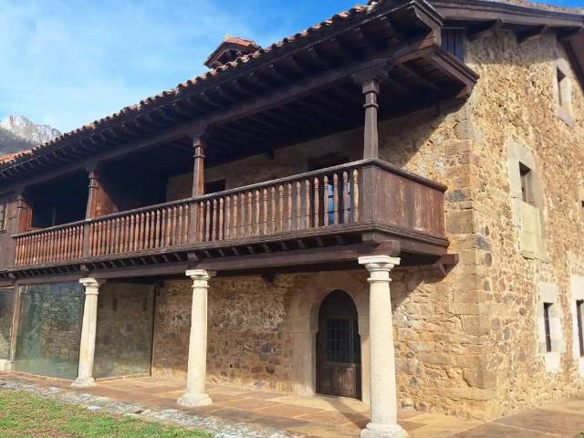 Casa en venta en Camaleño, Cantabria