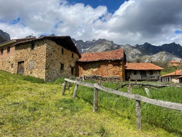 Casa en venta en Camaleño, Mogrovejo