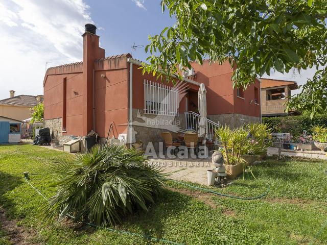 Casa en venta en Camarma De Esteruelas, Madrid