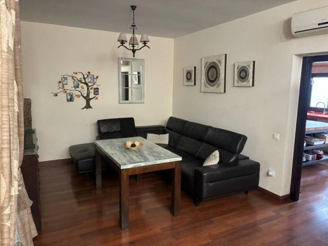 Casa en venta en Camas, Andalucía