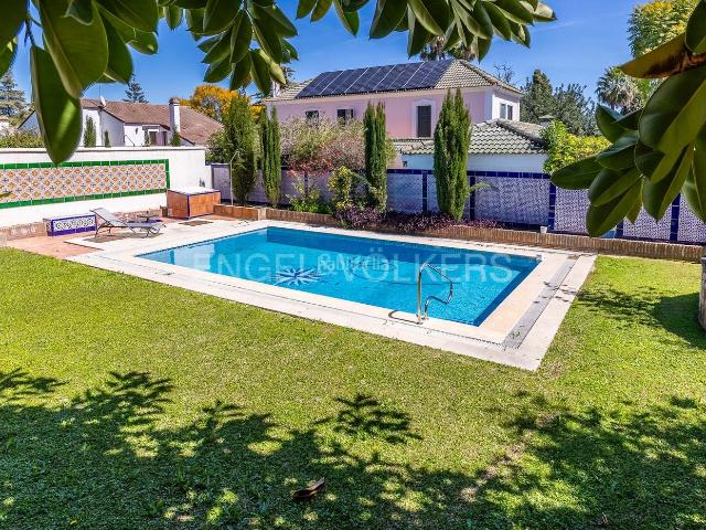 Casa en venta en Camas, Andalucía