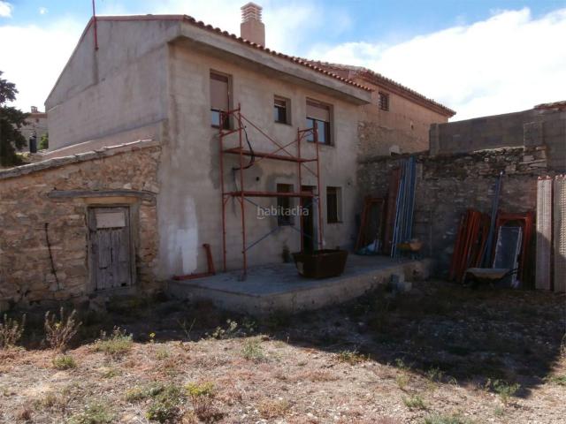 Casa en venta en Allueva, Aragón