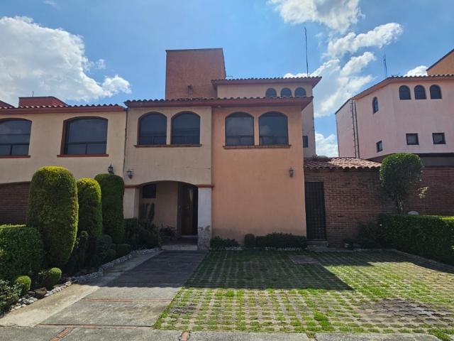 Casa en venta en Villa Guerrero, Estado de México