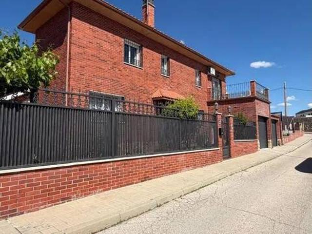 Casa en venta en Campo Real, Madrid