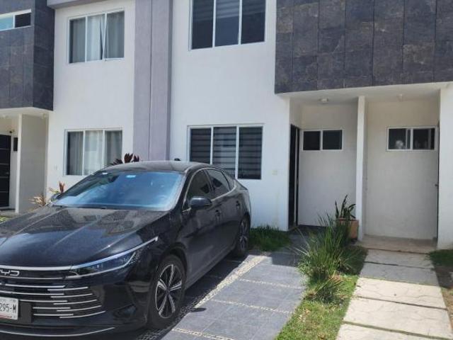 Casa en Venta en Cancun en Jardines del Sur Mod Flamboyan con Amenidades