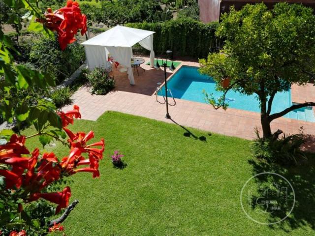 Casa en venta en Candeleda