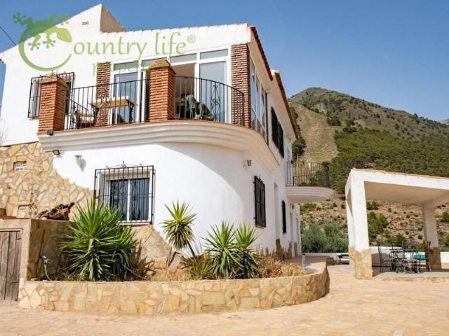 Casa en venta en Canillas De Aceituno, Málaga