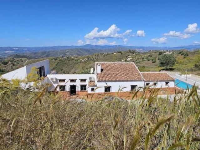 Casa en venta en Canillas De Aceituno, Málaga