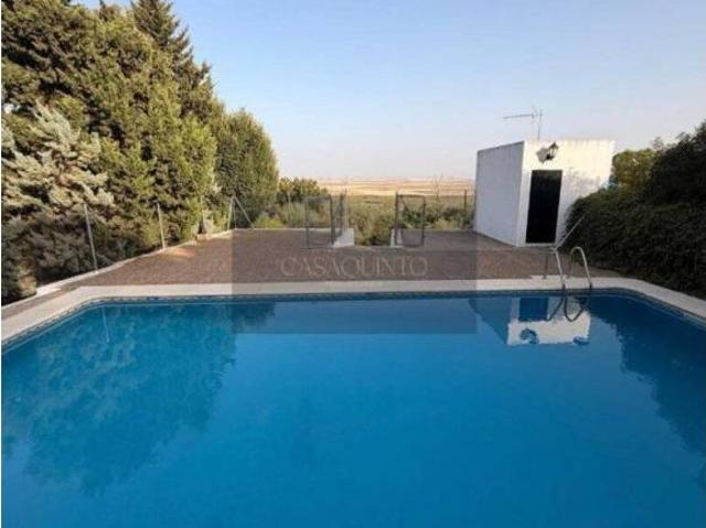 Casa en venta en Carmona, Andalucía