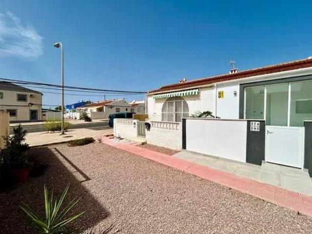 Casa en venta en Carmona, Andalucía