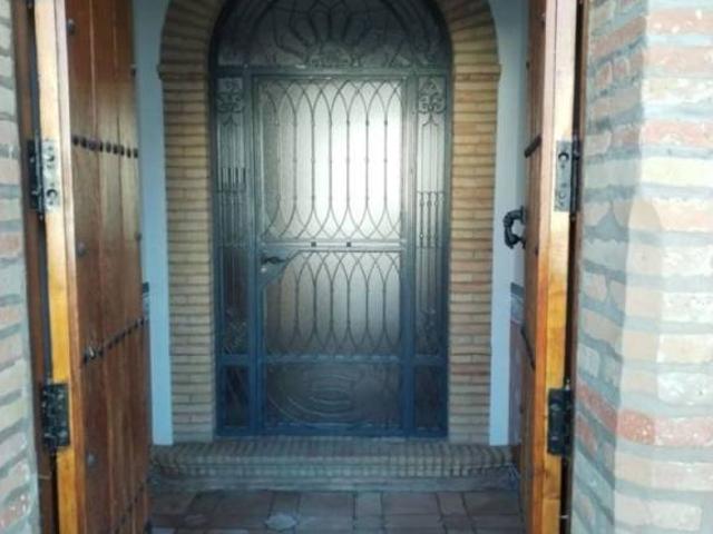 Casa en venta en Carmona, Andalucía