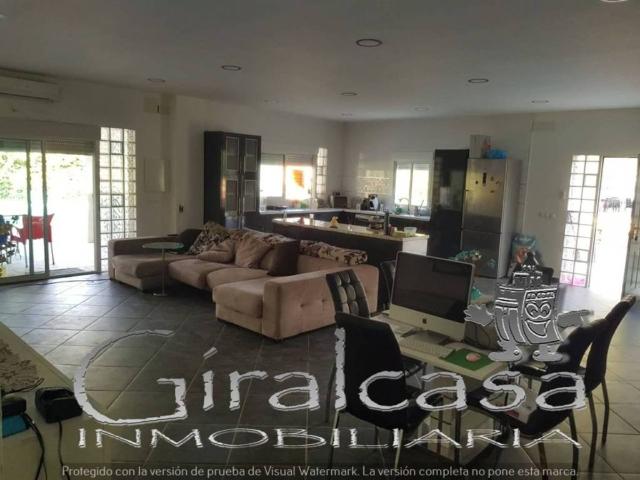 Casa en venta en Carmona, Andalucía