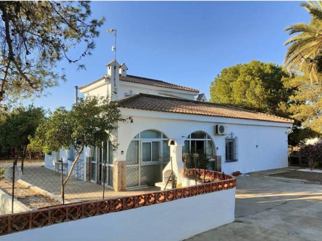 Casa en venta en Carmona, Andalucía