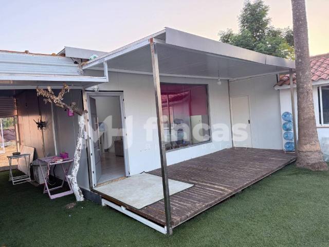 Casa en venta en Carmona, Urbanización Los Frutales del Alcor
