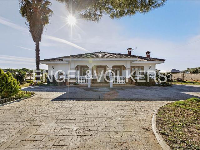 Casa en venta en Carmona, Andalucía