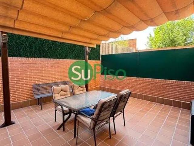 Casa en venta en Casarrubuelos, Madrid