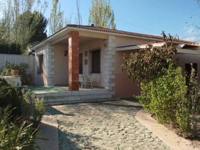 Casa en venta en Castalla, Valencia