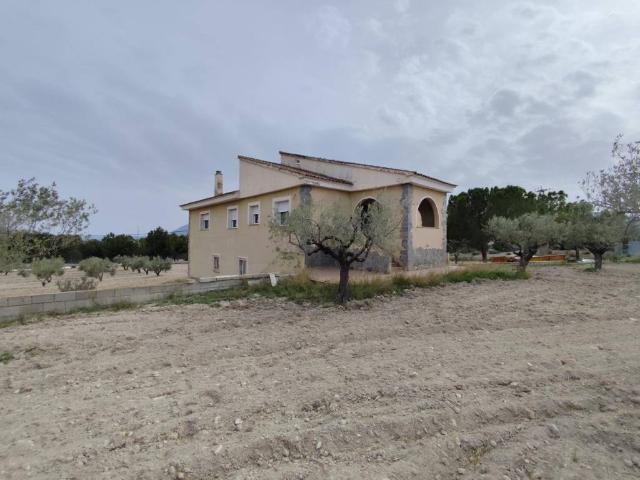 Casa en venta en Castalla, Valencia