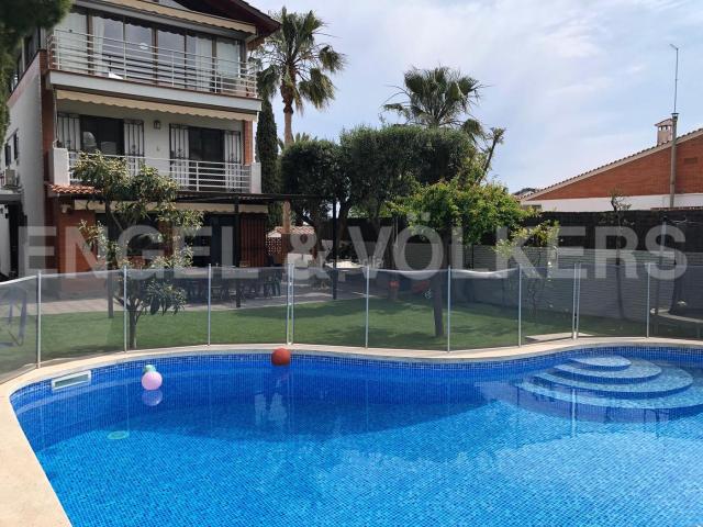 Casa en venta en Castelldefels, Centre