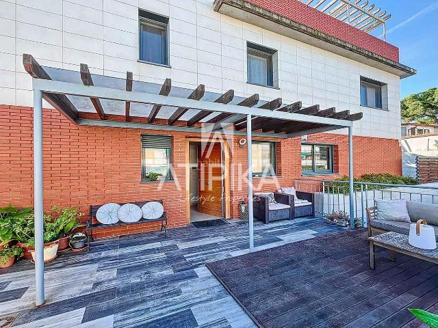 Casa en venta en Castelldefels, la Pineda