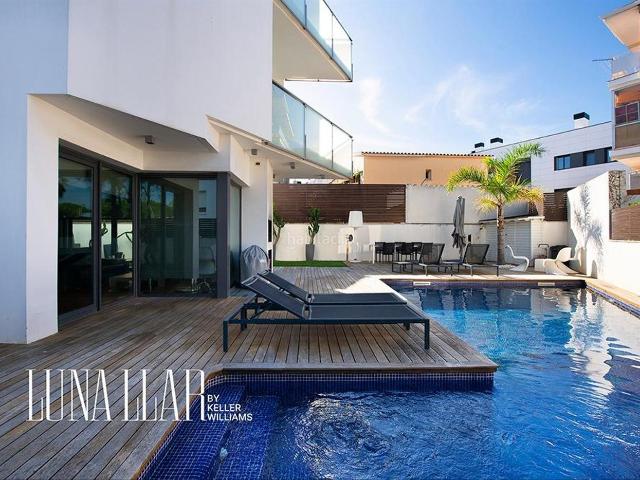 Casa en venta en Castelldefels, Lluminetes