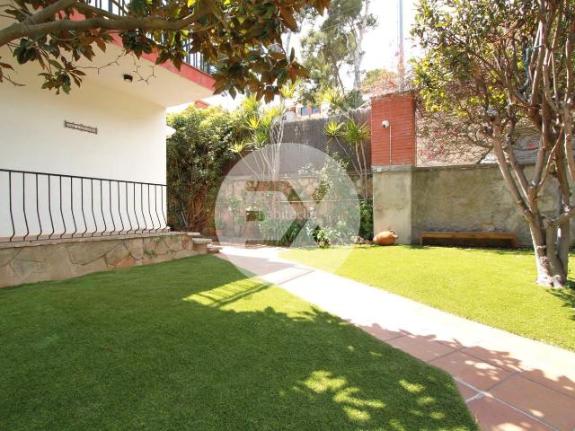 Casa en venta en Castelldefels, Montmar