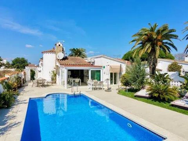 Casa en venta en Alt Empordà, Catalunya