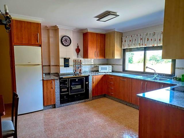 Casa en venta en O Castro de Caldelas, Terra de Caldelas
