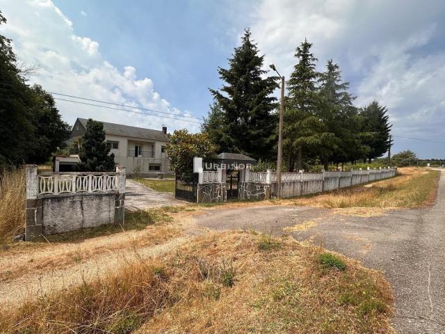 Casa en venta en O Castro de Caldelas, Terra de Caldelas