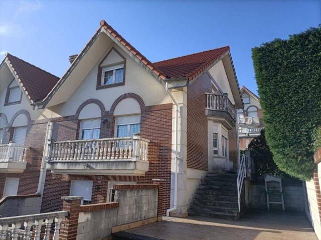 Casa en venta en Casco Histórico, Castro-urdiales