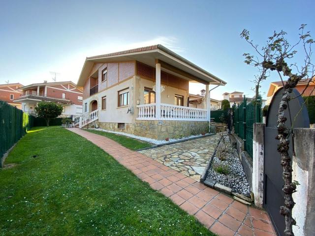 Casa en venta en Casco Histórico, Castro-urdiales