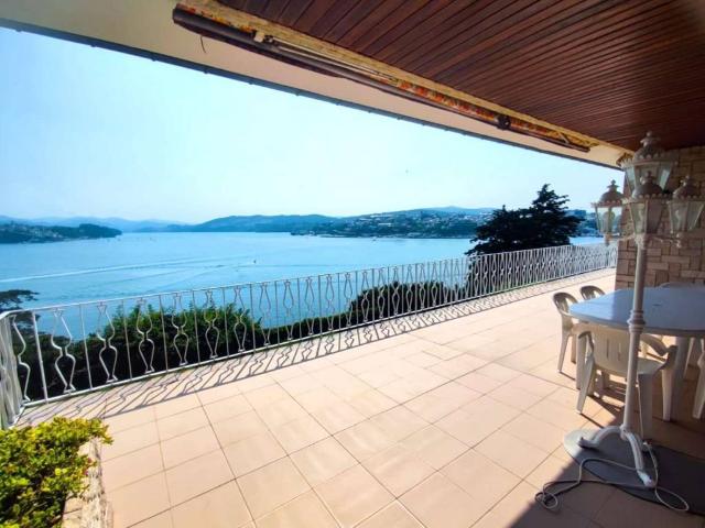 Casa en venta en Castropol