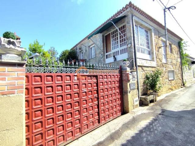 Casa en venta en Cenlle