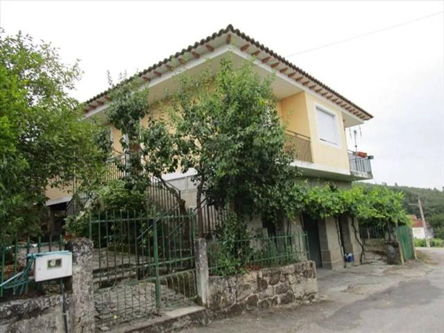 Casa en venta en Cenlle
