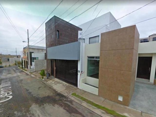 Casa en venta en Cerro Mocho, Fracc. Colinas del Padre, Zacatecas