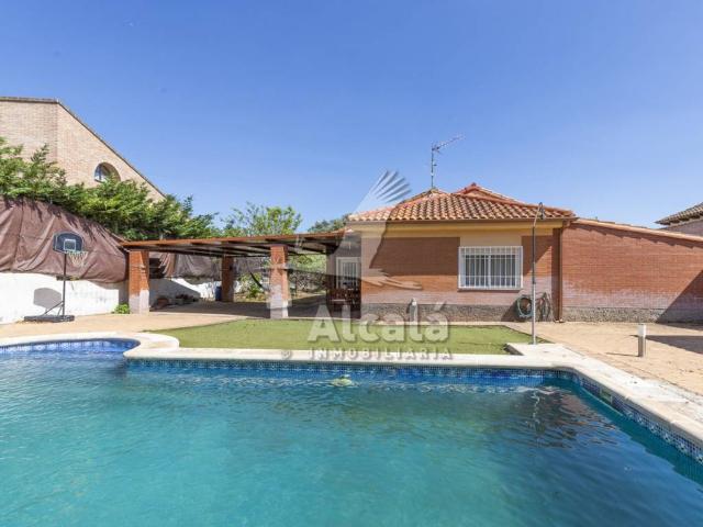 Casa en venta en Chiloeches, Urbanización Medina Azahara