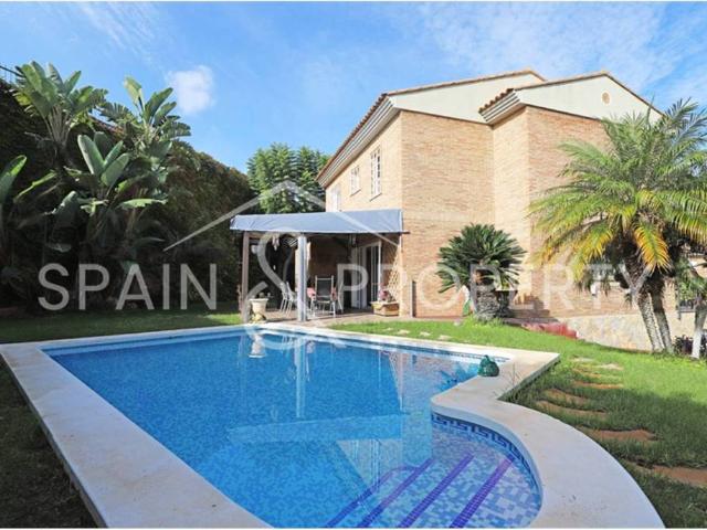 Casa en venta en Chiva, Valencia