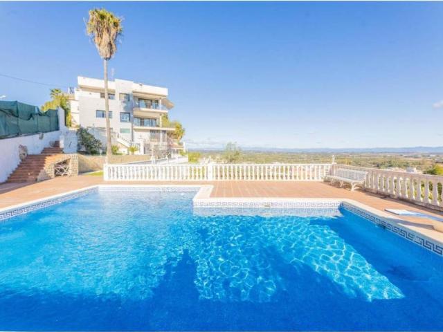 Casa en venta en Chiva, Valencia