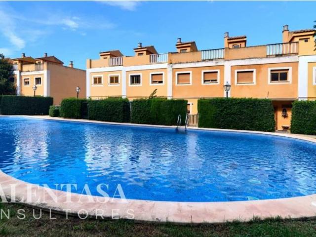Casa en venta en La Hoya de Buñol, Valencia