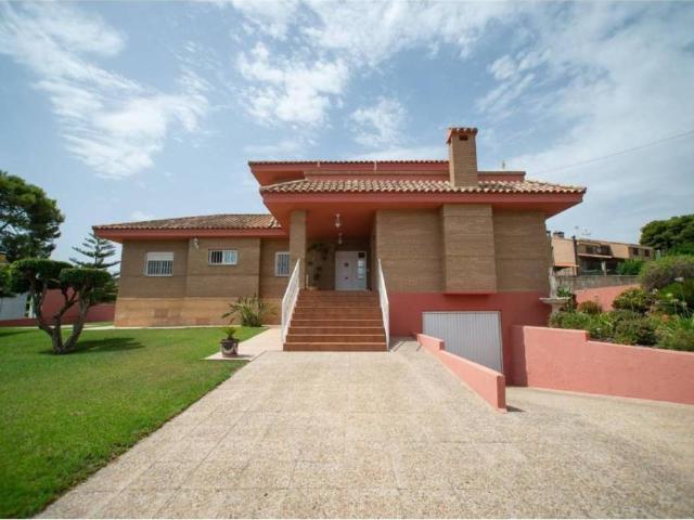 Casa en venta en La Hoya de Buñol, Valencia