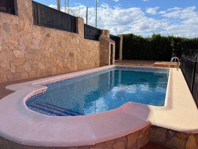 Casa en venta en La Hoya de Buñol, Valencia