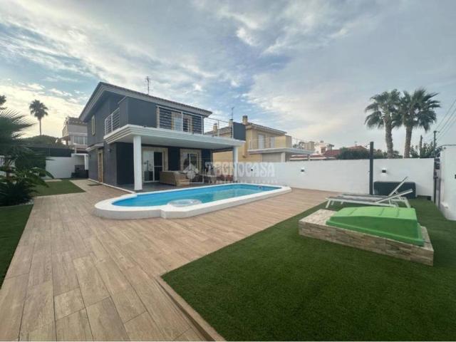 Casa en venta en Chiva, Valencia