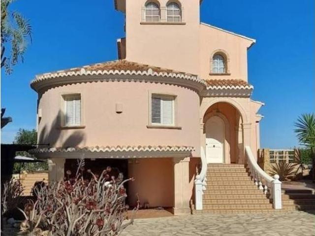 Casa en venta en La Hoya de Buñol, Valencia