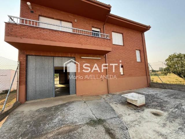 Casa en venta en Cimanes de la Vega, León
