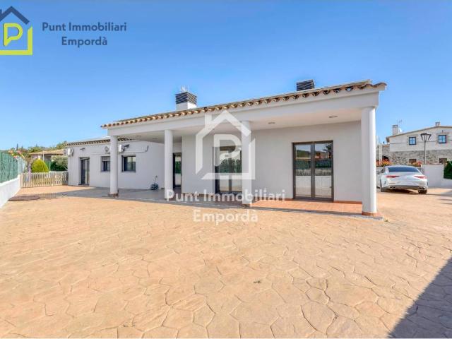 Casa en venta en Alt Empordà, Catalunya
