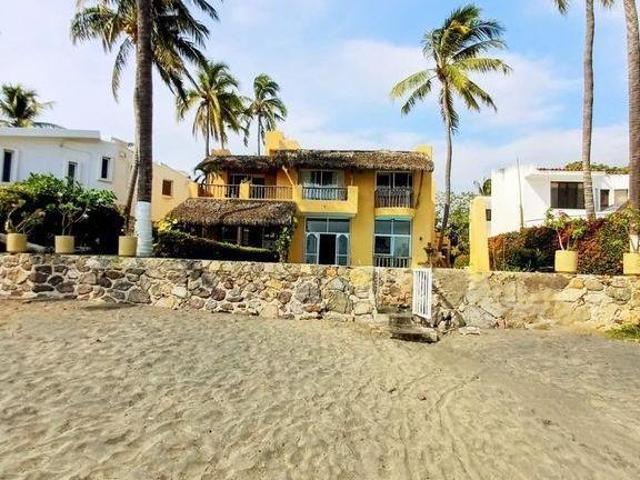 Casa en venta en Manzanillo, Colima