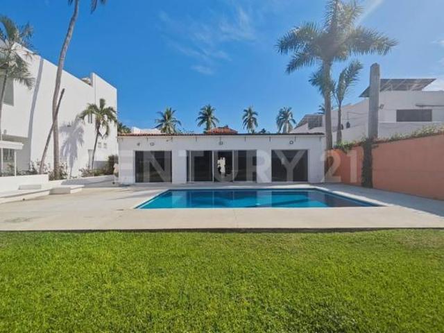 Casa en venta en Club Santiago, Manzanillo, Colima