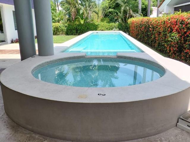 Casa en venta en Manzanillo, Colima