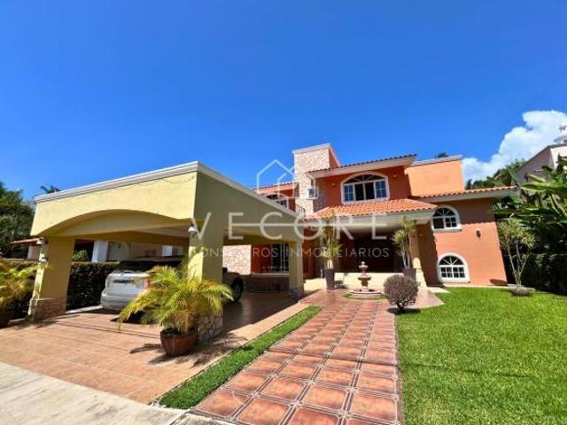 Casa en venta en Manzanillo, Colima