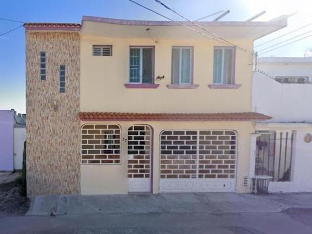 Casa en venta en Col. Maderas, Ciudad del Carmen